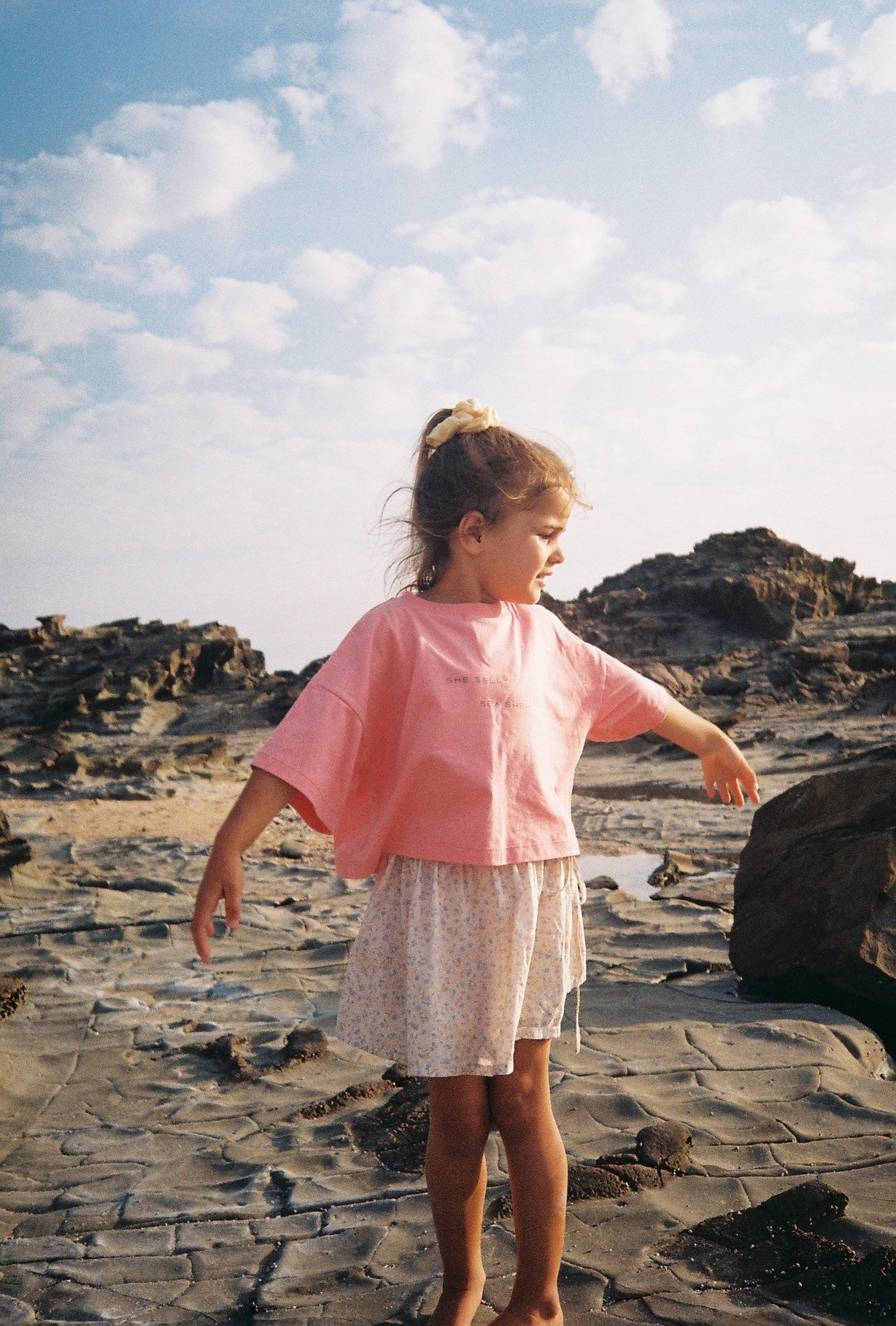 She Sells Sea Shells Tee | Peony