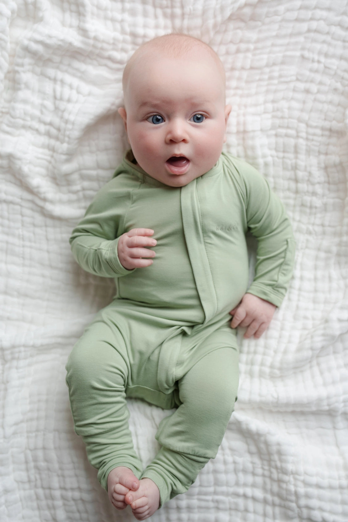 Lightweight Bamboo Onesie - Pistachio