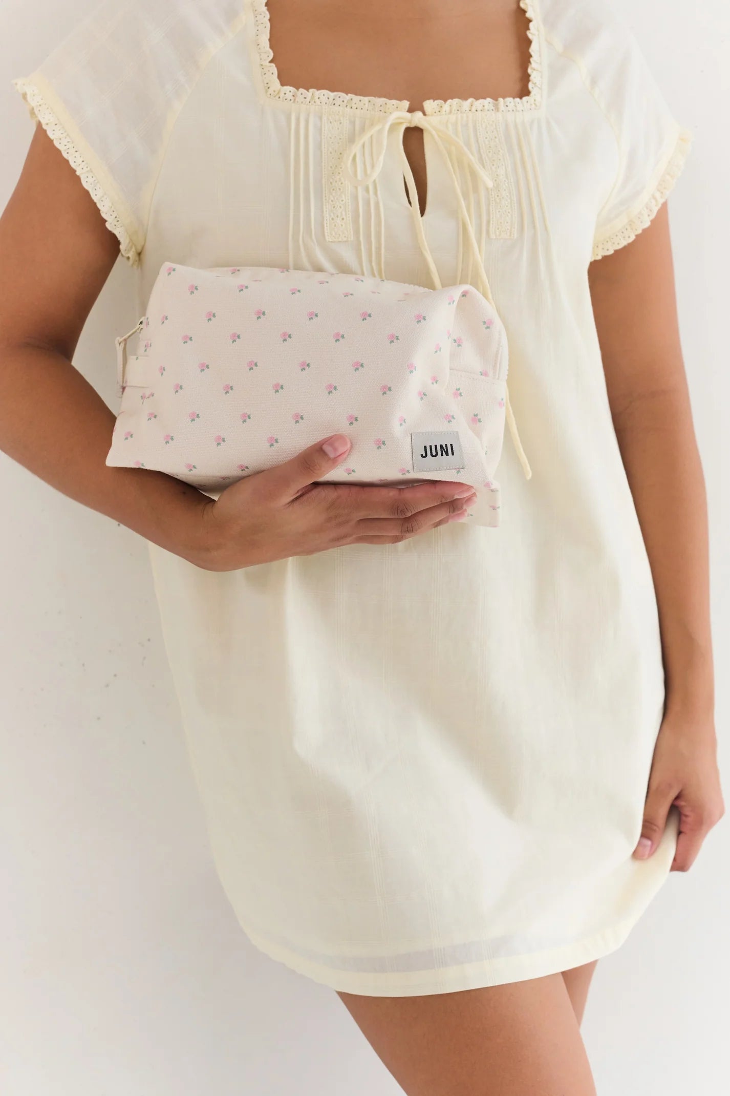 The Essentials Pouch - Roses