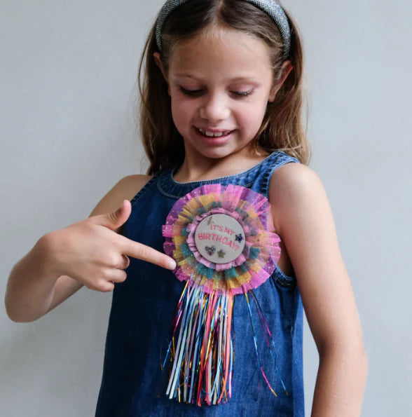 Diva Wow Birthday Badge