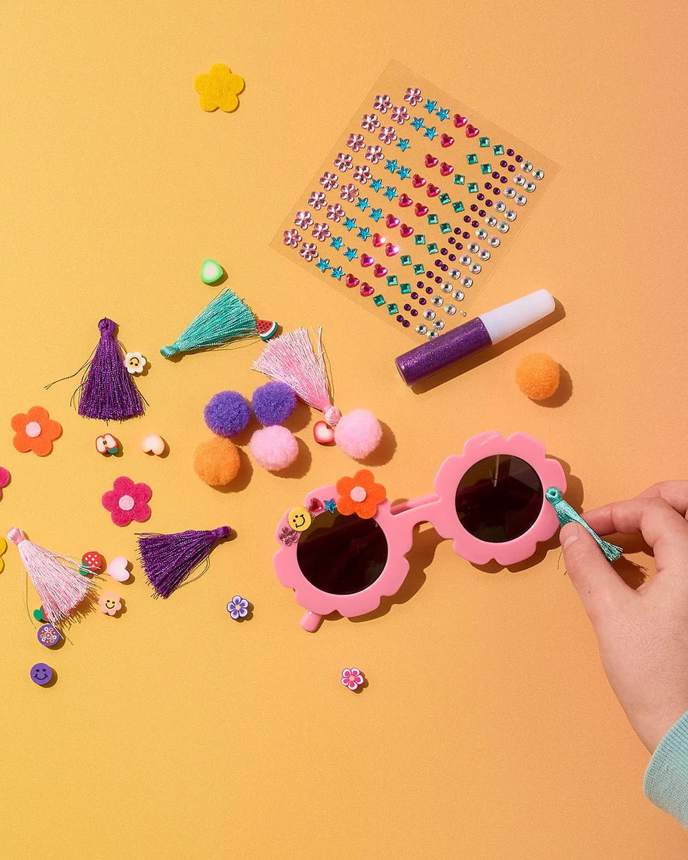 Decorate your own sunglasses