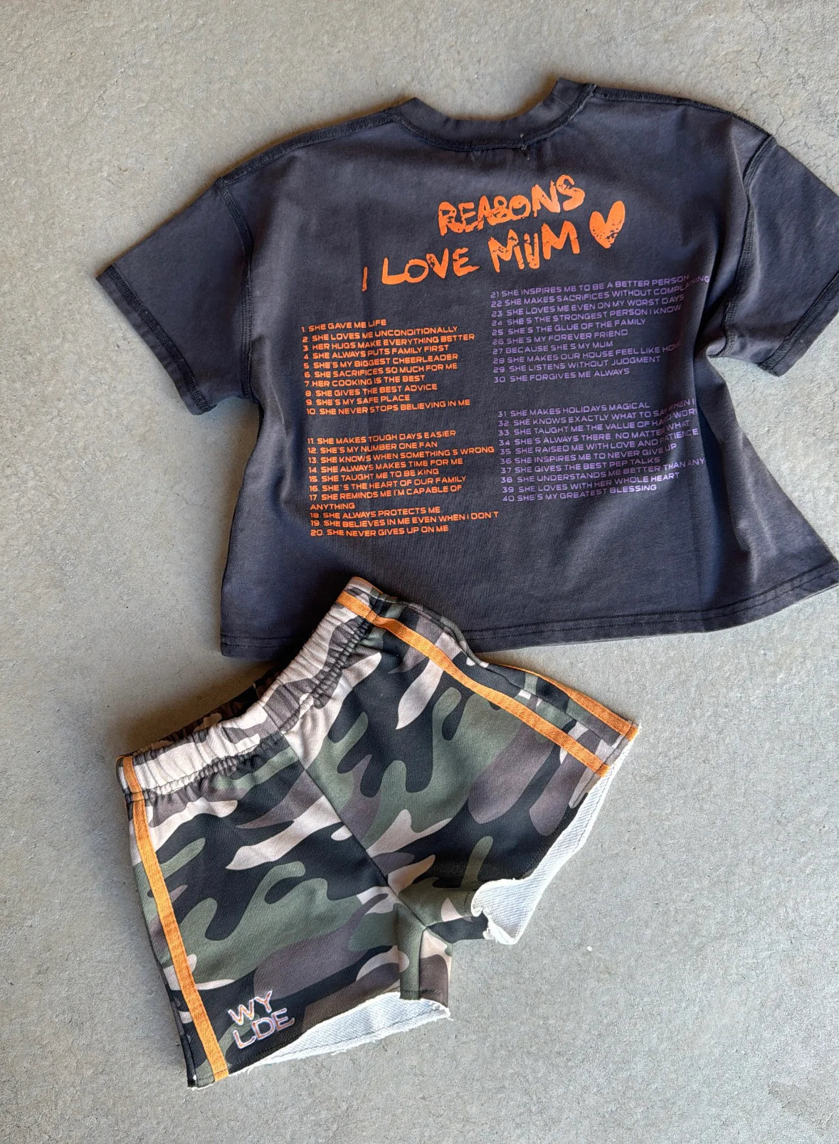 Love mum tee