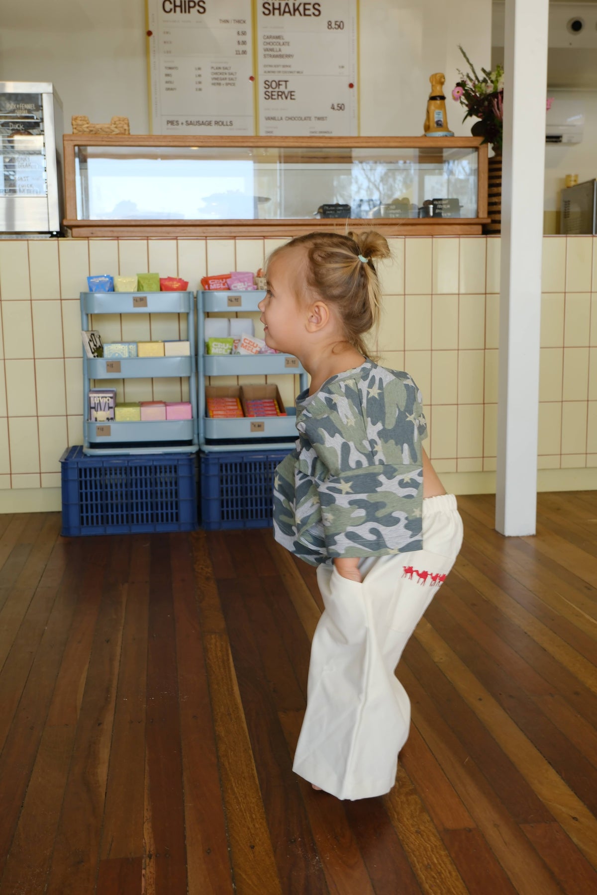Kids tee - camo star