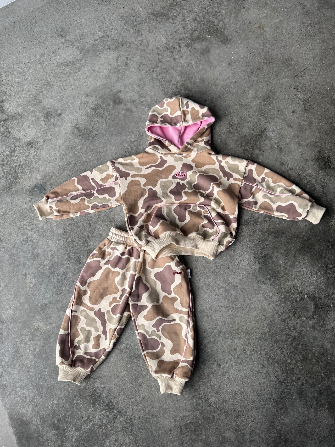 Nomad Trackies