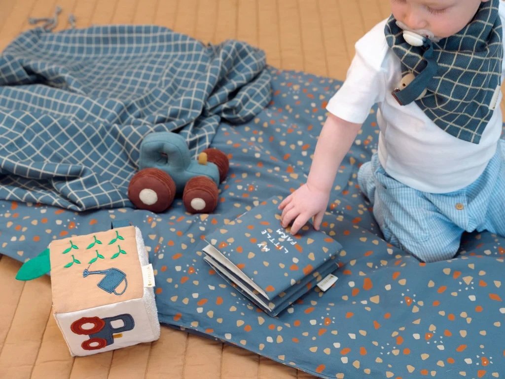 Fabelab ~ Fabric Cube My Little Farm
