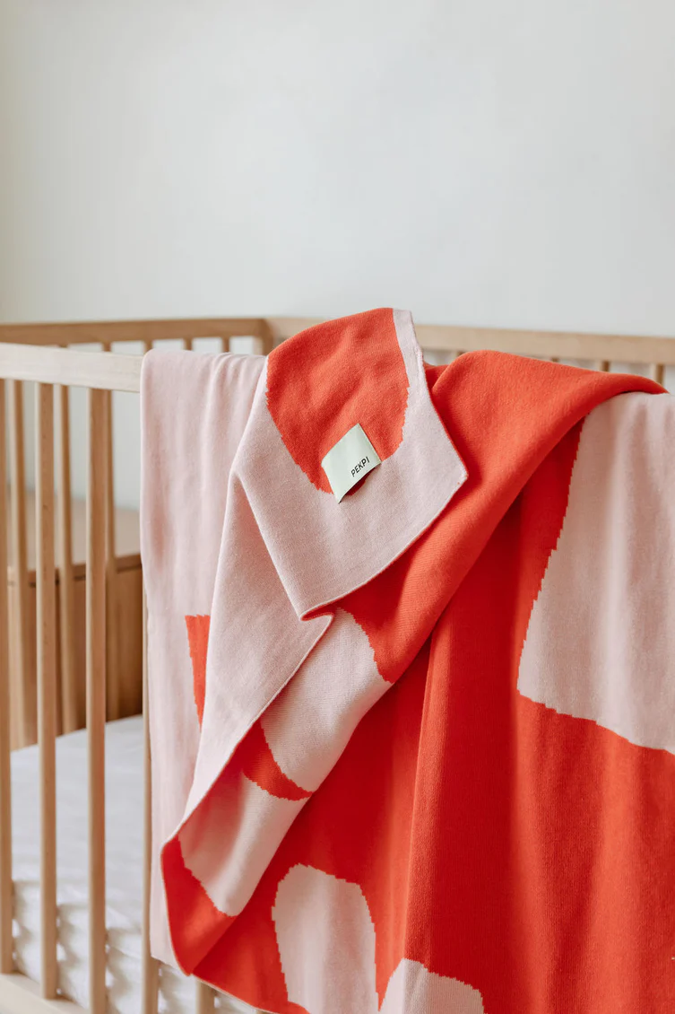 Pekpi ~ Knitted organic Baby Blanket - I heart you