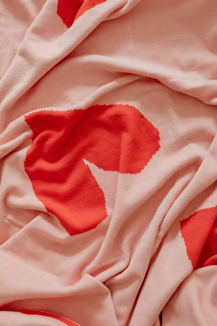 Pekpi ~ Knitted organic Baby Blanket - I heart you