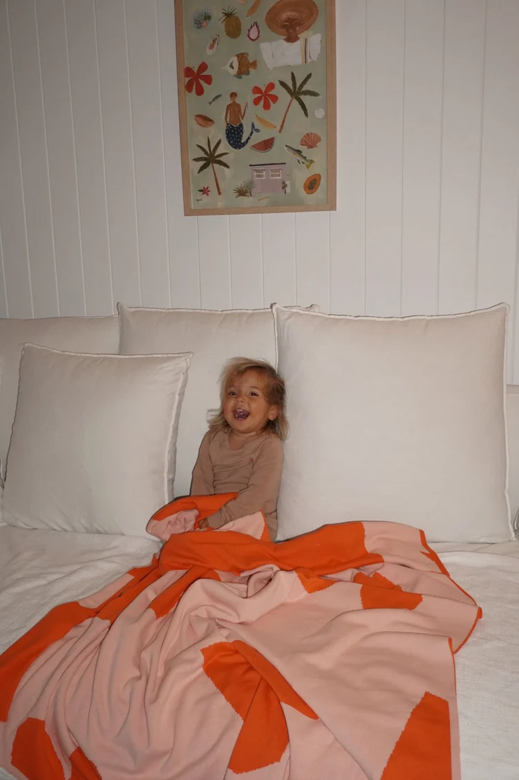 Pekpi ~ Knitted organic Baby Blanket - I heart you